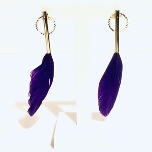 ❌ SOLD ❌ Purple Faux Feather Earrings